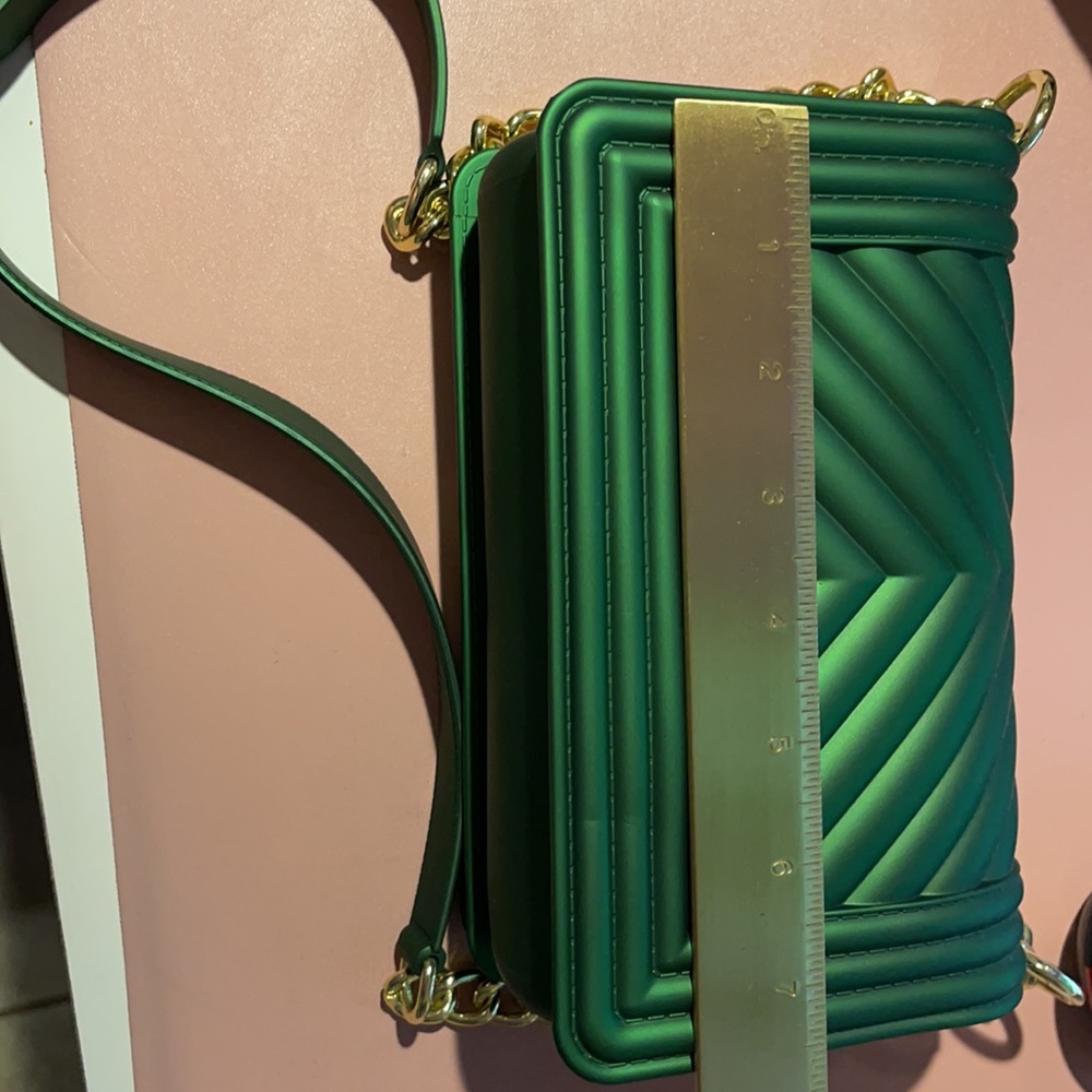Handbags - Picture 9 of 11